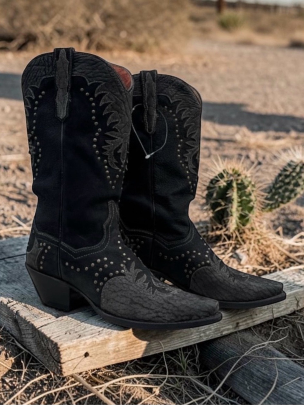 DAN POST WOMEN'S INVY STUDDED WESTERN BOOTS - SNIP TOE SIZE 8.5